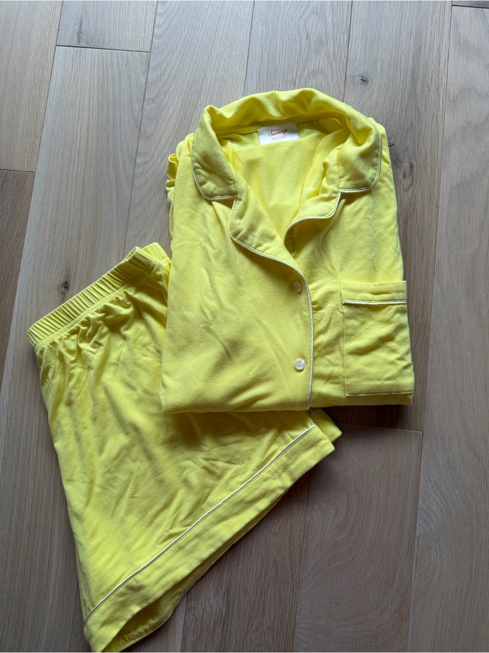 In my sundays bright yellow set M